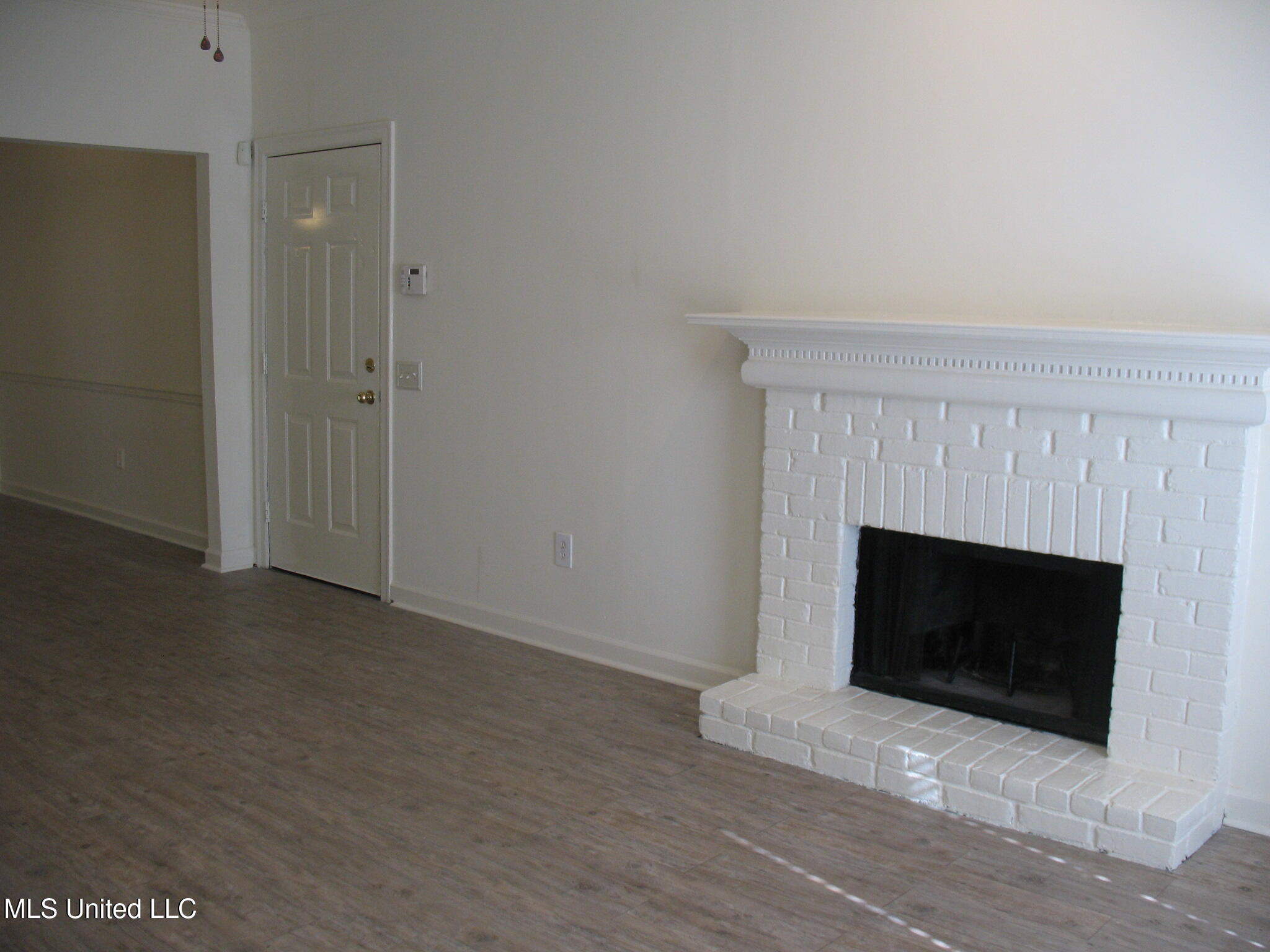 904 Morningside Street, Unit B Jackson, MS 39202 - Photo 4 of 17 IMG_0415