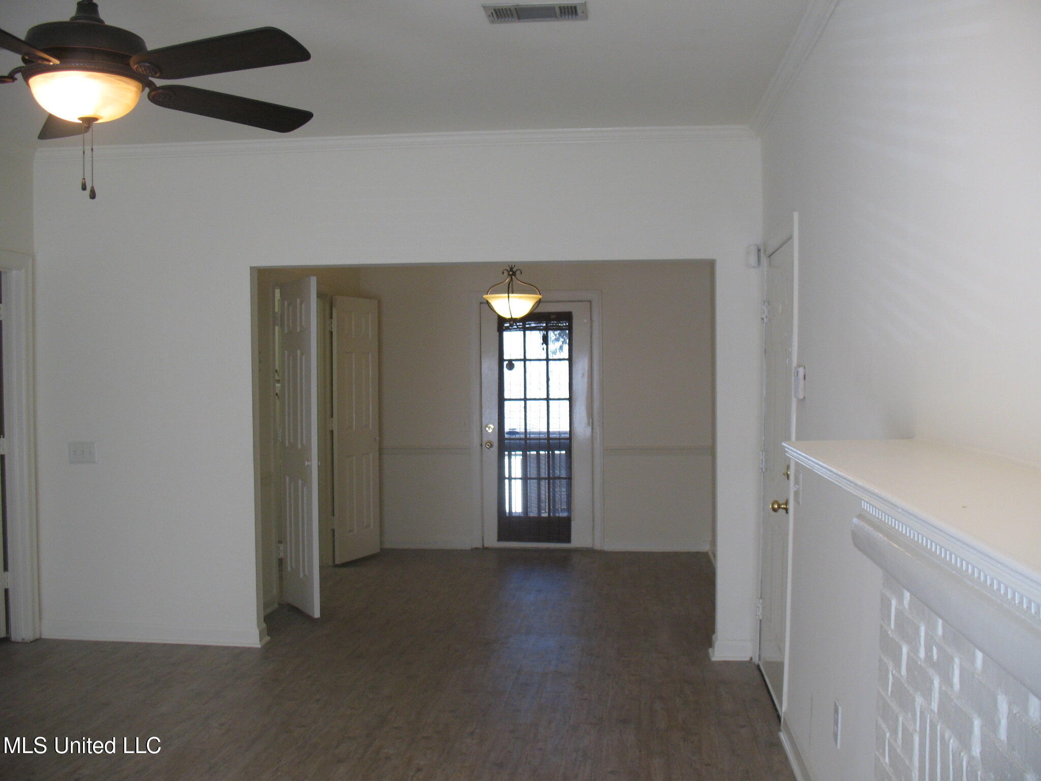 904 Morningside Street, Unit B Jackson, MS 39202 - Photo 5 of 17 IMG_0416