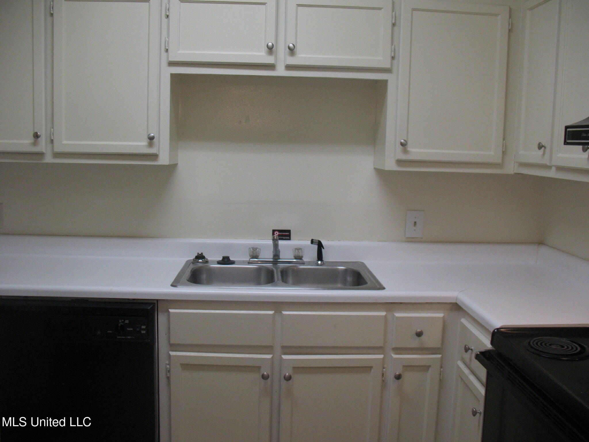 904 Morningside Street, Unit B Jackson, MS 39202 - Photo 10 of 17 IMG_0421