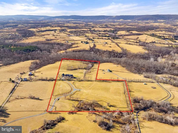 $3,395,000 | 21051 St Louis Road, Middleburg, VA 20117