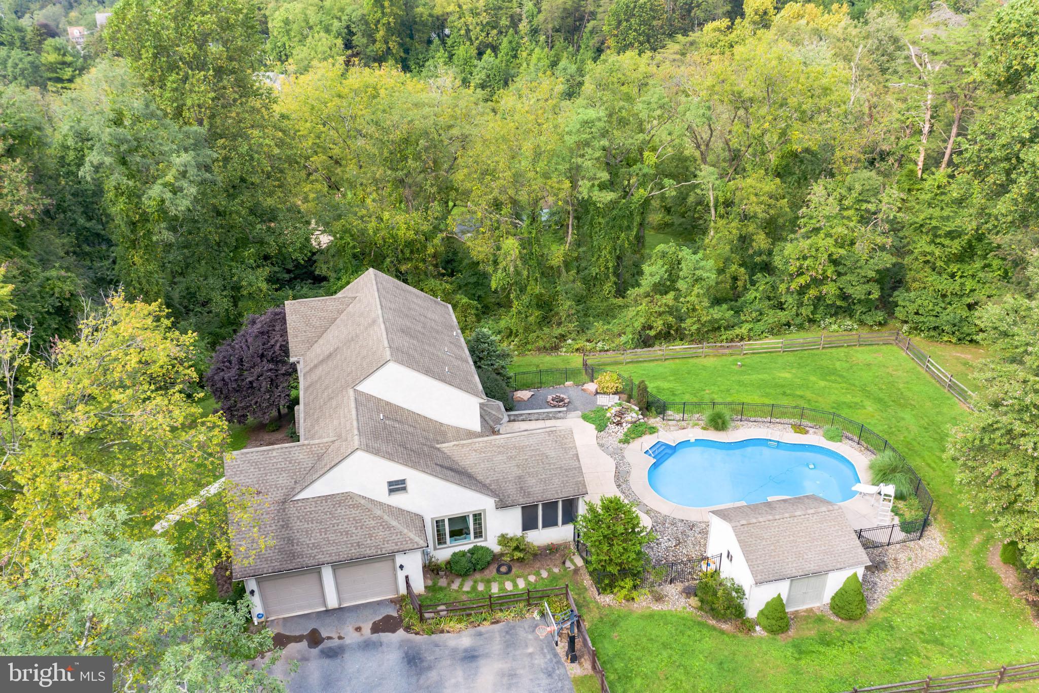 1561 Evans Road Pottstown, PA 19465 - Photo 4 of 48