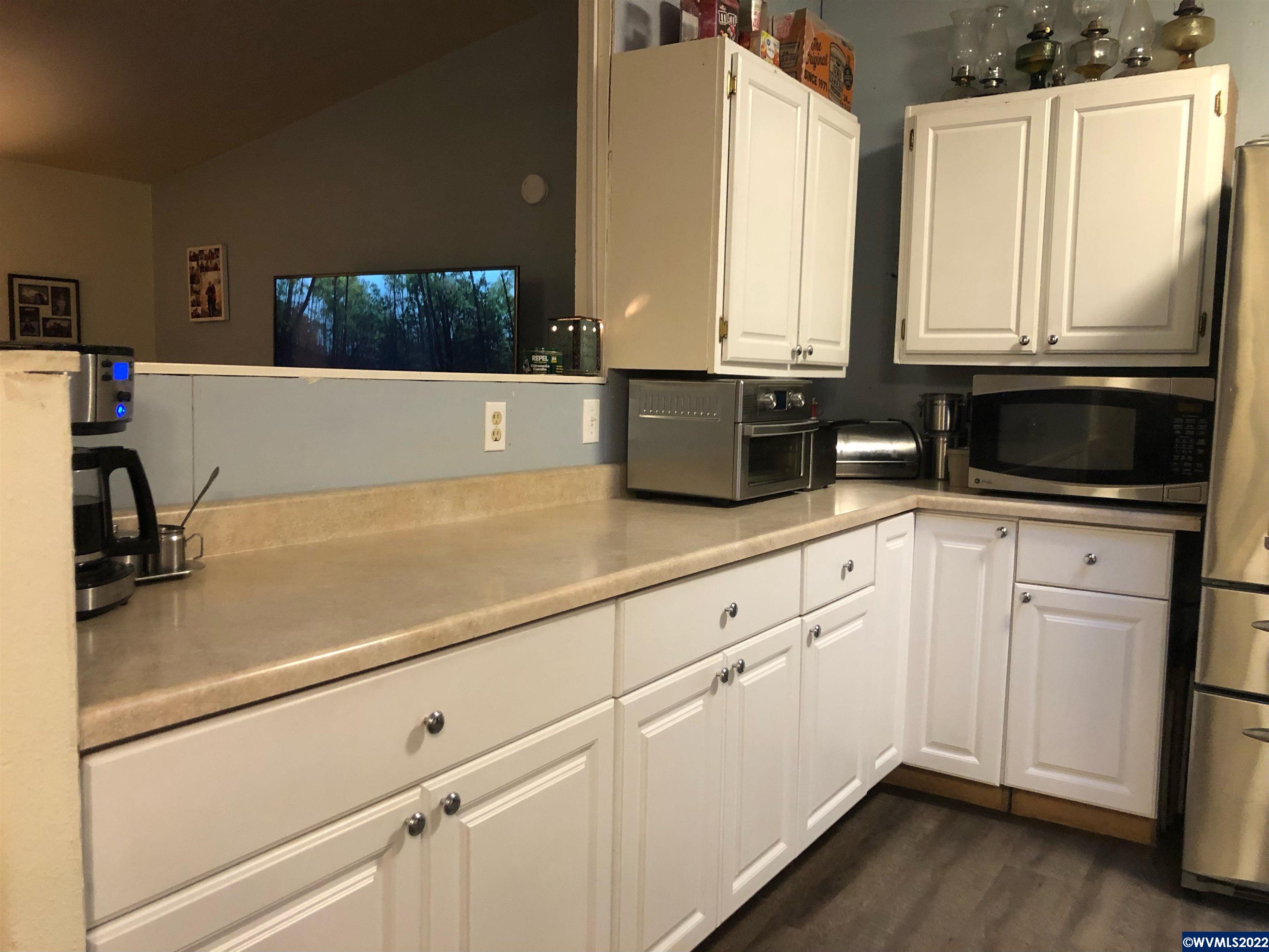 33790 Mt Pleasant Road Lebanon, OR 97355 - Photo 5 of 19