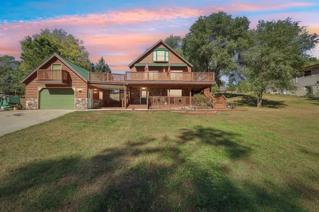 $370,000 | 1128 West Happy Hollow Road, Janesville, WI 53546