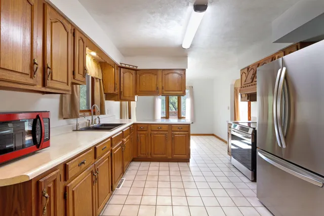 $370,000 | 1128 West Happy Hollow Road, Janesville, WI 53546