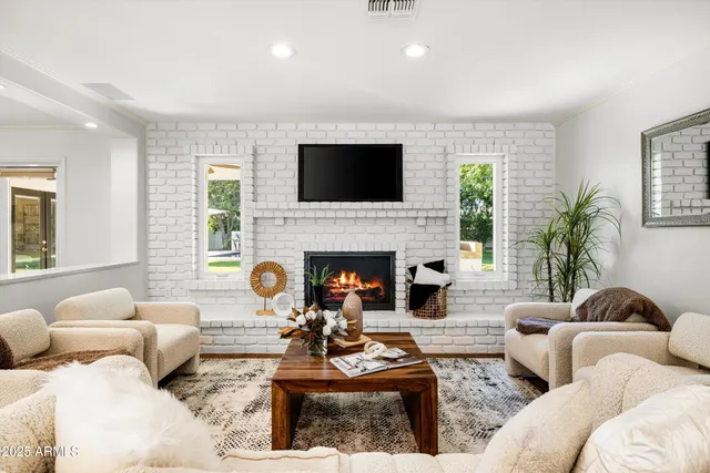 $1,595,000 | 4826 North 34th Place, Phoenix, AZ 85018