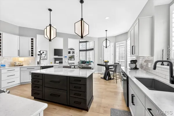 $980,000 | 500 Overlook Terrace Court, Eureka, MO 63025