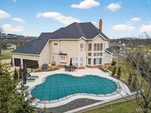 $995,000 | 500 Overlook Terrace Court, Eureka, MO 63025