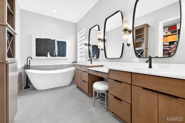 $980,000 | 500 Overlook Terrace Court, Eureka, MO 63025