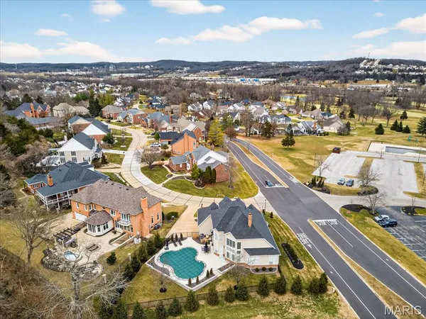 $980,000 | 500 Overlook Terrace Court, Eureka, MO 63025