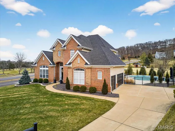 $980,000 | 500 Overlook Terrace Court, Eureka, MO 63025