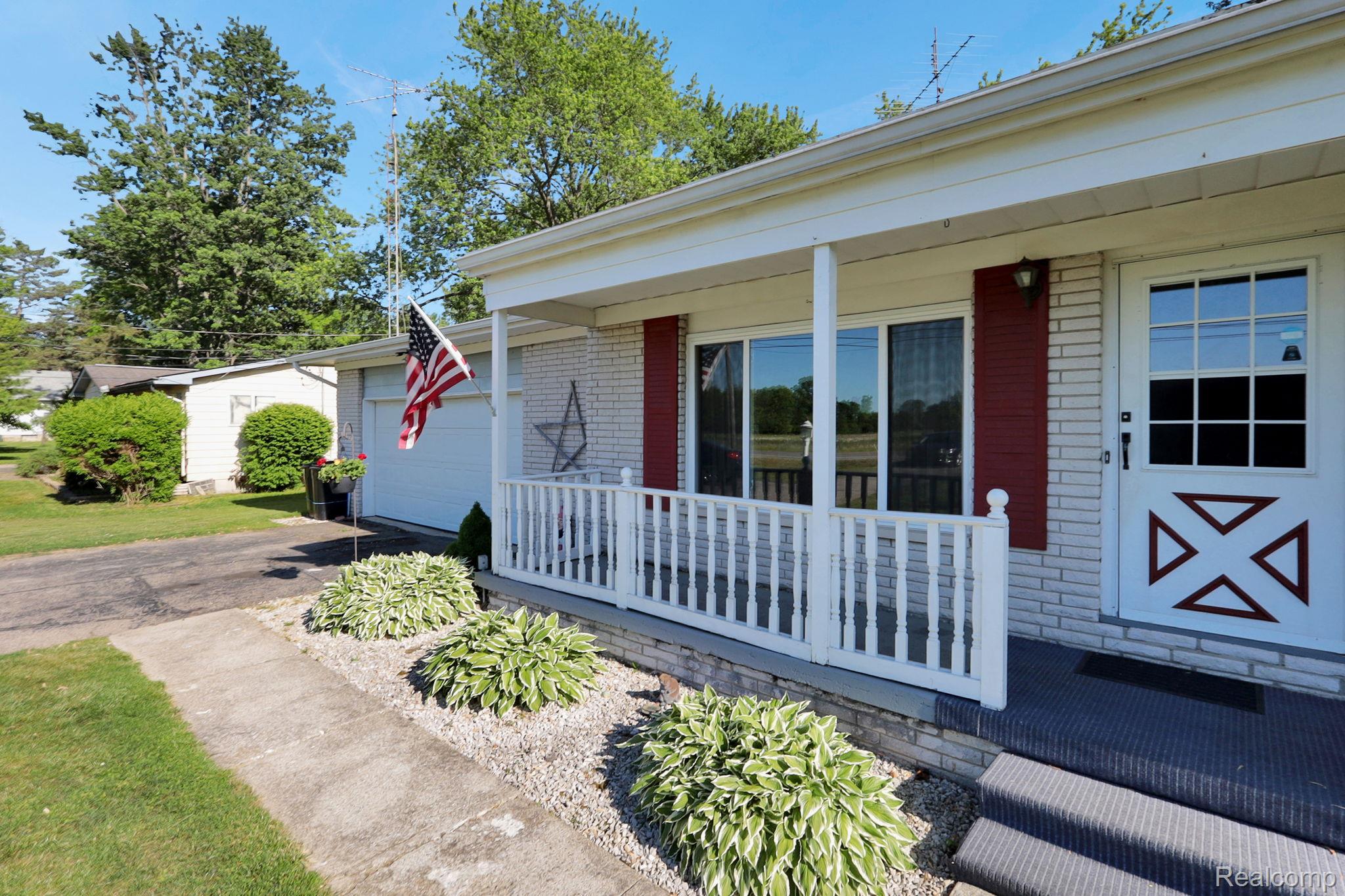 6245 Coldwater Road Flushing, MI 48433 - Photo 5 of 31 35-web-or-mls-Open Ended Media-35.jpg