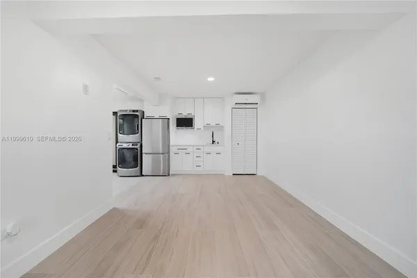 $1,850 | 3101 Southwest 106th Avenue, Unit EFFICIENCY, Miami, FL 33165