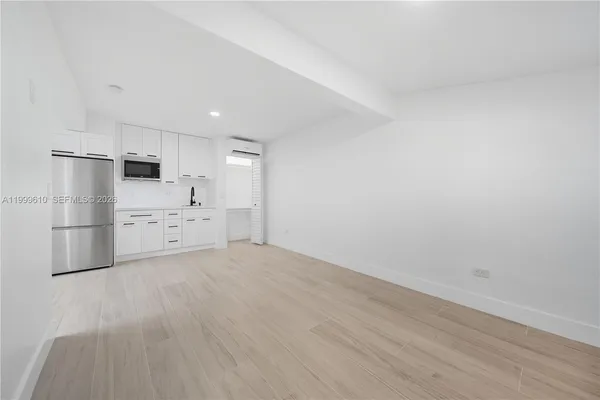 $1,850 | 3101 Southwest 106th Avenue, Unit EFFICIENCY, Miami, FL 33165