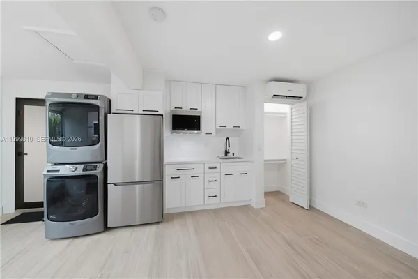 $1,850 | 3101 Southwest 106th Avenue, Unit EFFICIENCY, Miami, FL 33165