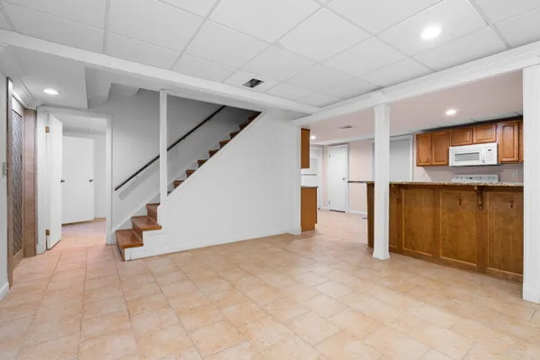 $600,000 | 3620 Charter Place, Ann Arbor, MI 48105