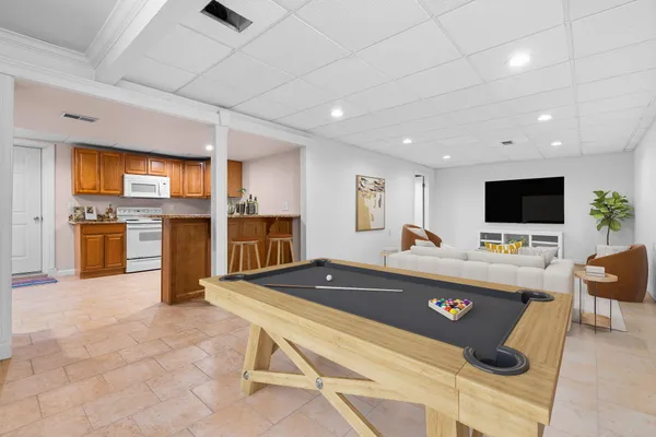 $600,000 | 3620 Charter Place, Ann Arbor, MI 48105