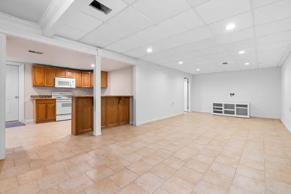 $600,000 | 3620 Charter Place, Ann Arbor, MI 48105