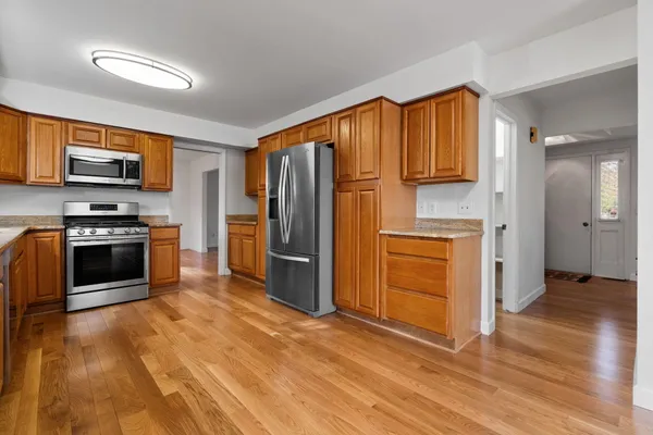 $600,000 | 3620 Charter Place, Ann Arbor, MI 48105