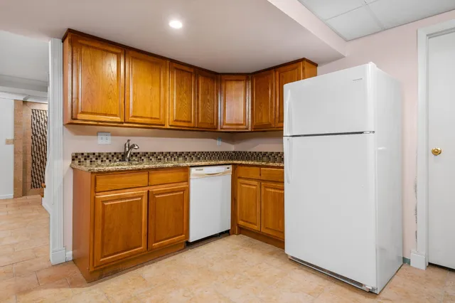 $630,000 | 3620 Charter Place, Ann Arbor, MI 48105