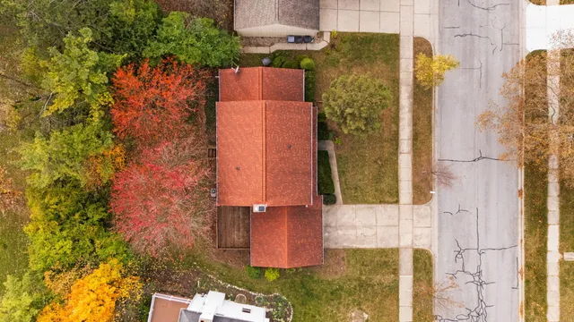 $630,000 | 3620 Charter Place, Ann Arbor, MI 48105