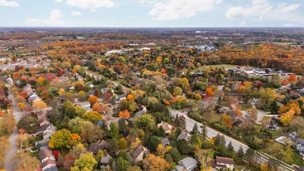 $600,000 | 3620 Charter Place, Ann Arbor, MI 48105