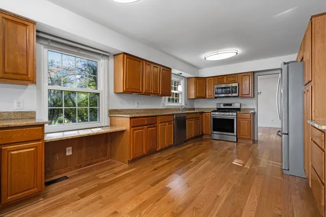 $630,000 | 3620 Charter Place, Ann Arbor, MI 48105