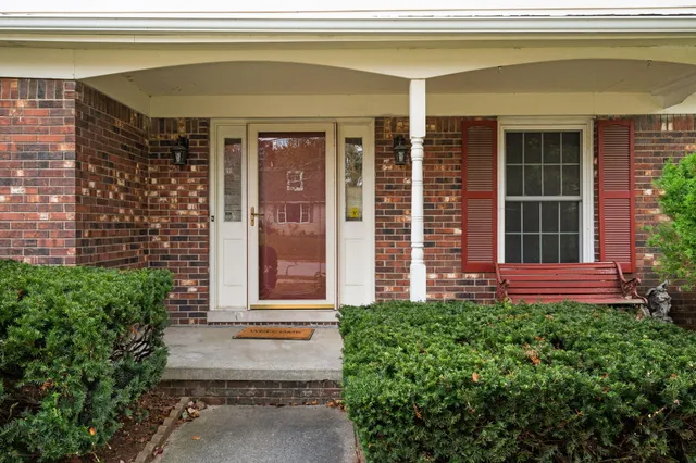 $630,000 | 3620 Charter Place, Ann Arbor, MI 48105