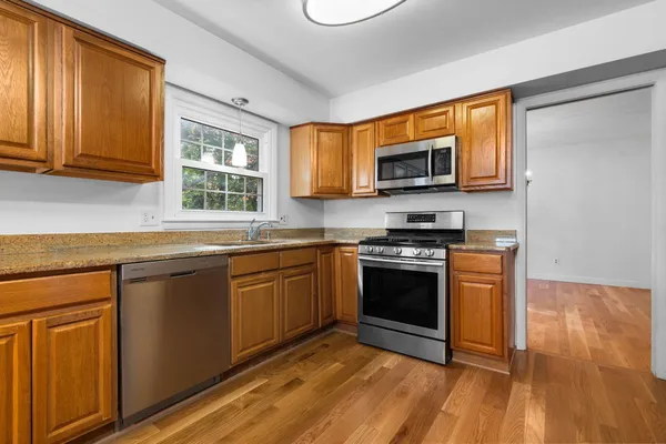 $600,000 | 3620 Charter Place, Ann Arbor, MI 48105