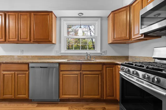 $630,000 | 3620 Charter Place, Ann Arbor, MI 48105