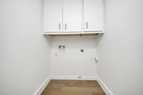 $1,095,000 | 12318 Queensbury Lane, Houston, TX 77024