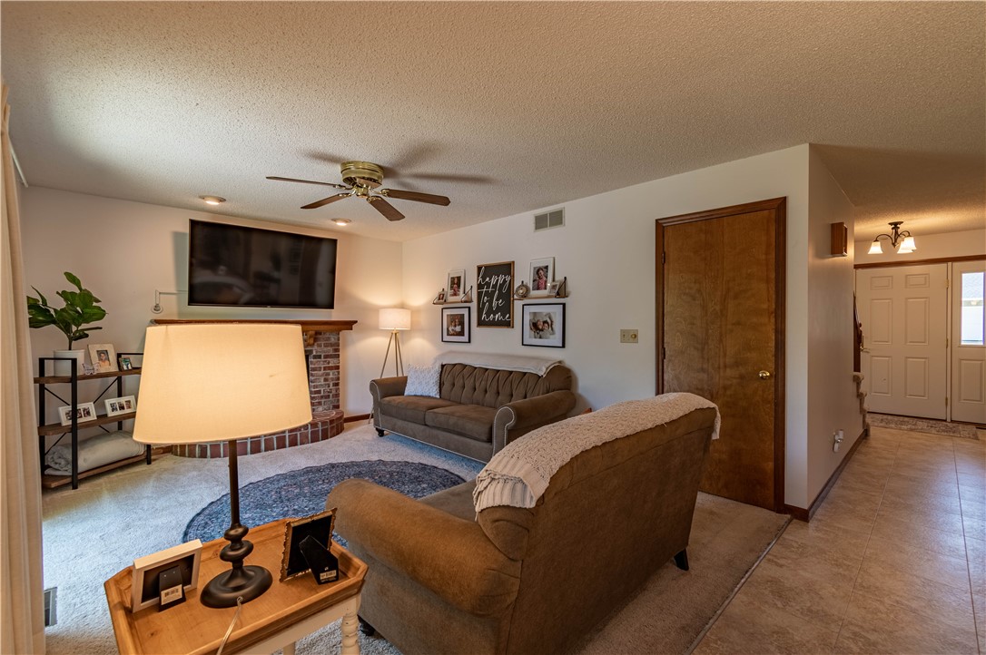 1202 West Pineview Court Decatur, IL 62526 - Photo 14 of 42