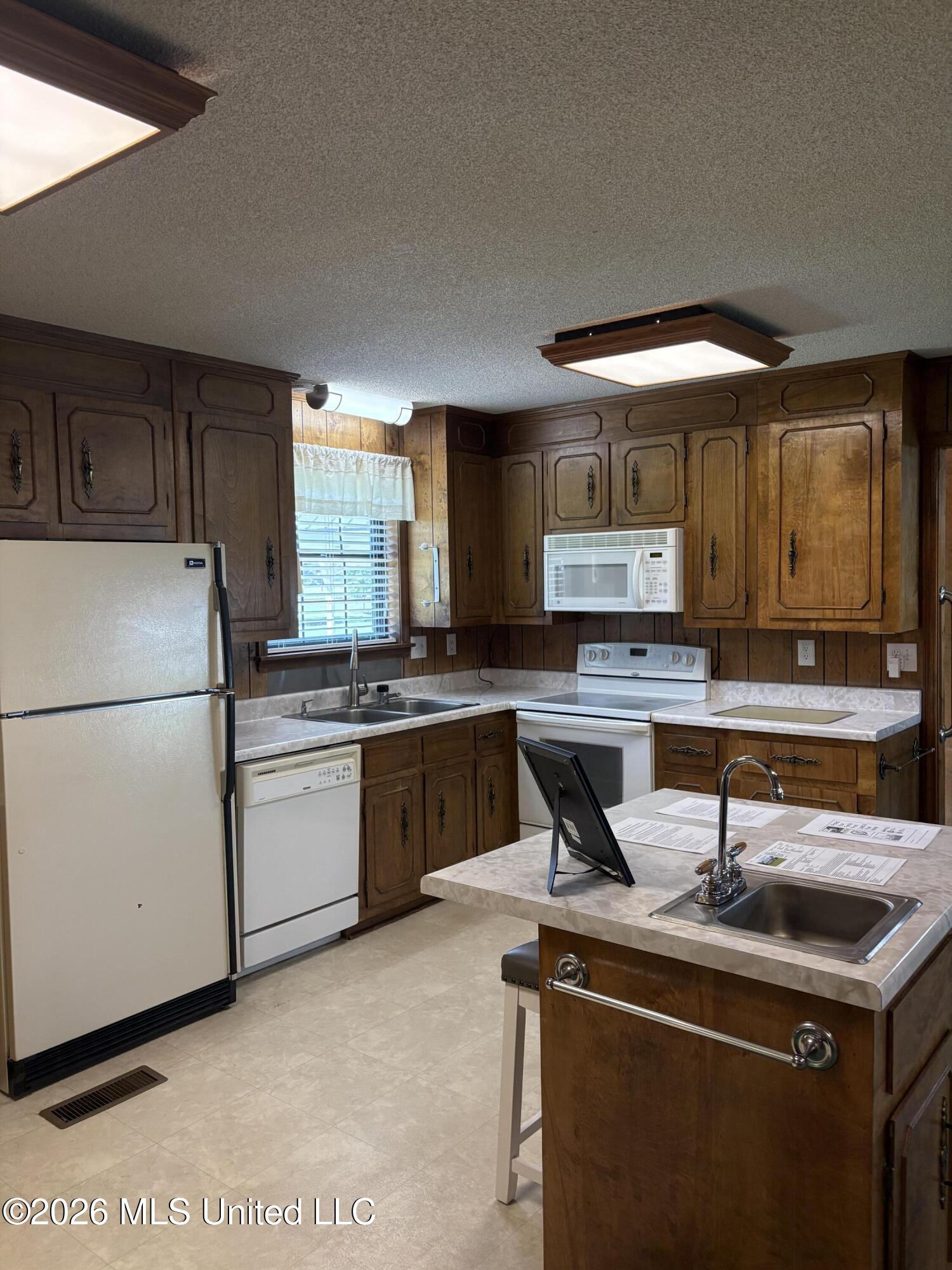 458 Maple Street Hickory Flat, MS 38633 - Photo 7 of 31 Kitchen