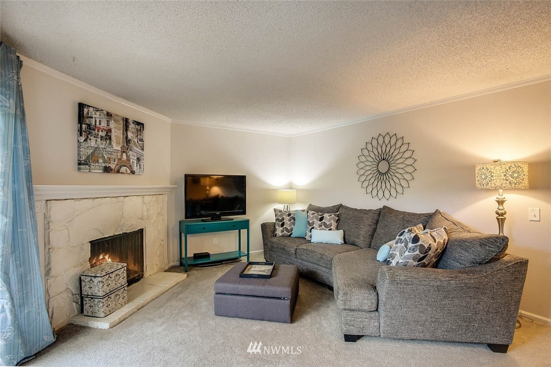 3233 Northeast 12th Street, Unit 203 Renton, WA 98056 - Photo 3 of 19 Gallery Image 3