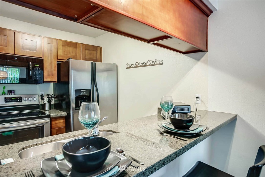 3233 Northeast 12th Street, Unit 203 Renton, WA 98056 - Photo 8 of 19 Gallery Image 8
