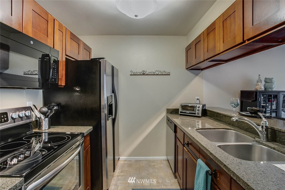 3233 Northeast 12th Street, Unit 203 Renton, WA 98056 - Photo 9 of 19 Gallery Image 9