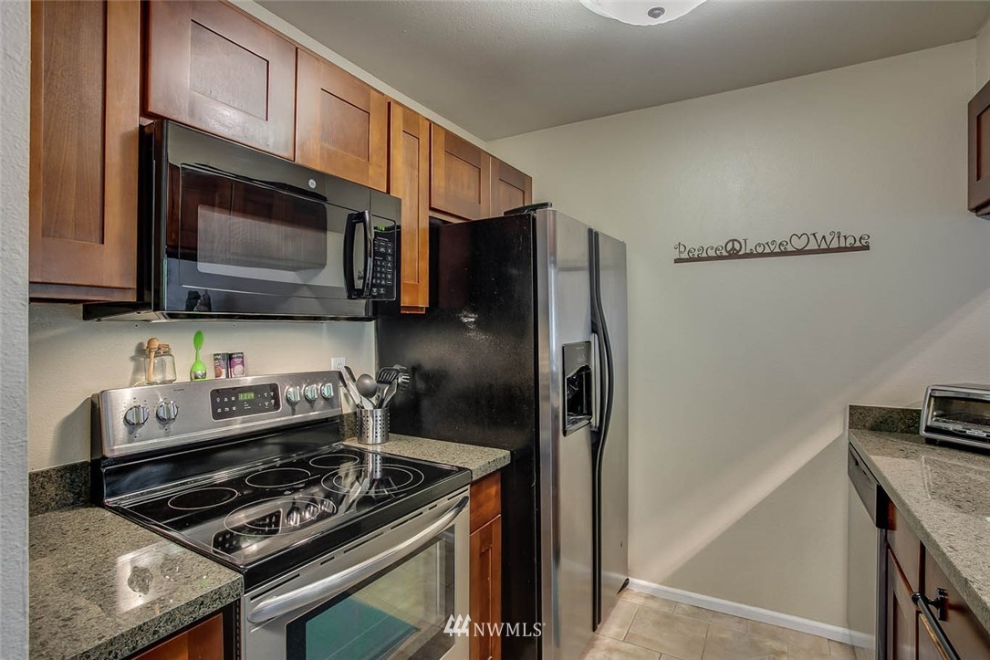 3233 Northeast 12th Street, Unit 203 Renton, WA 98056 - Photo 10 of 19 Gallery Image 10
