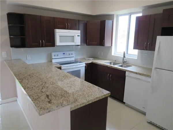 $2,900 | 1944 Sheridan Street, Unit A, Hollywood, FL 33020