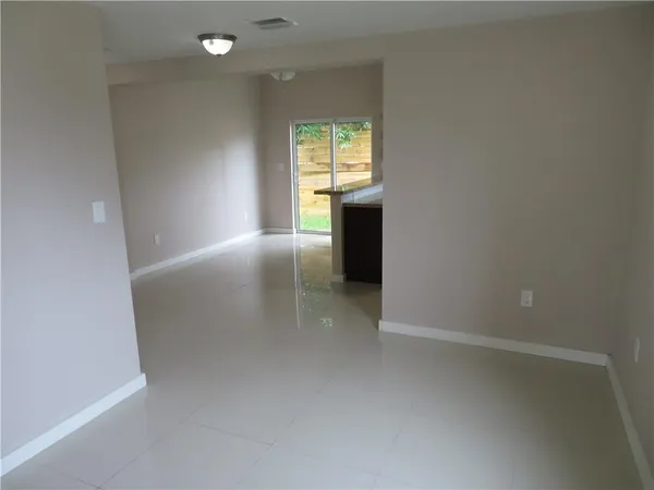 $2,900 | 1944 Sheridan Street, Unit A, Hollywood, FL 33020