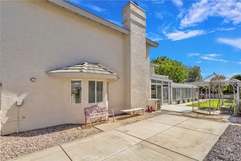 $695,000 | 18570 Niagara Drive, Victorville, CA 92395