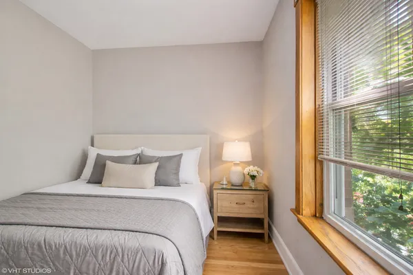 $3,300 | 2959 North Springfield Avenue, Unit 2F, Chicago, IL 60618