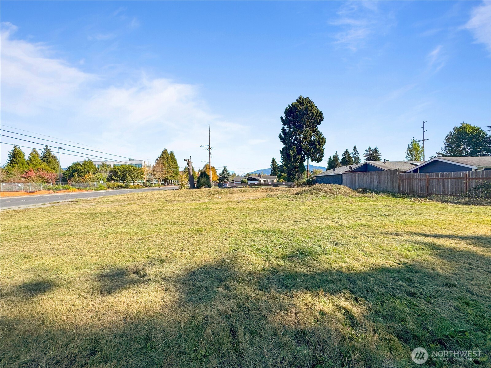 210 Gilkey Road Burlington, WA 98233 - Photo 5 of 6 a view of a swimming pool and an outdoor space
