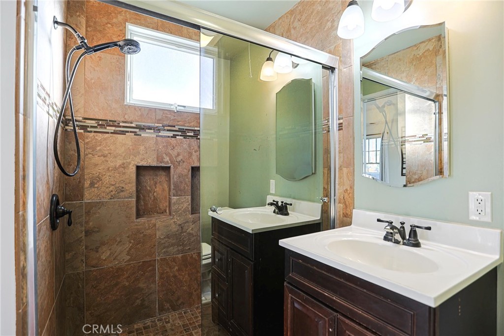 1014 Sheffield Street Santa Ana, CA 92703 - Photo 15 of 18 Masterbath