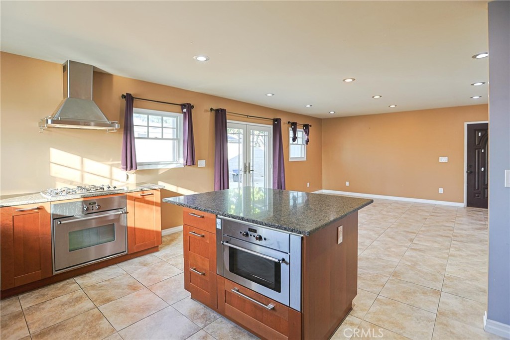 1014 Sheffield Street Santa Ana, CA 92703 - Photo 5 of 18 Open Kitchen with Island