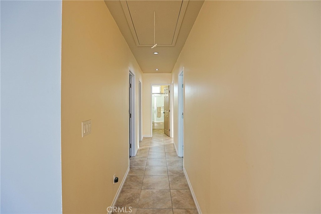 1014 Sheffield Street Santa Ana, CA 92703 - Photo 7 of 18 Hallway