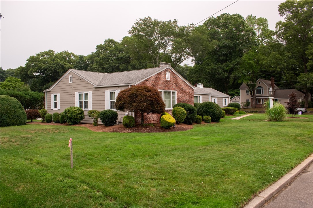 90 Frontier Road Warwick, RI 02889 - Photo 2 of 26