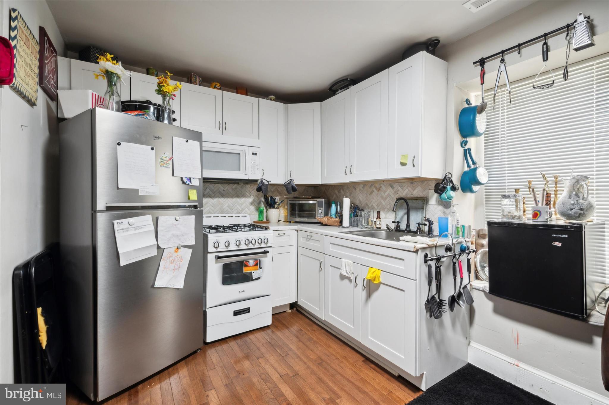 6803 Woodland Avenue Philadelphia, PA 19142 - Photo 8 of 11