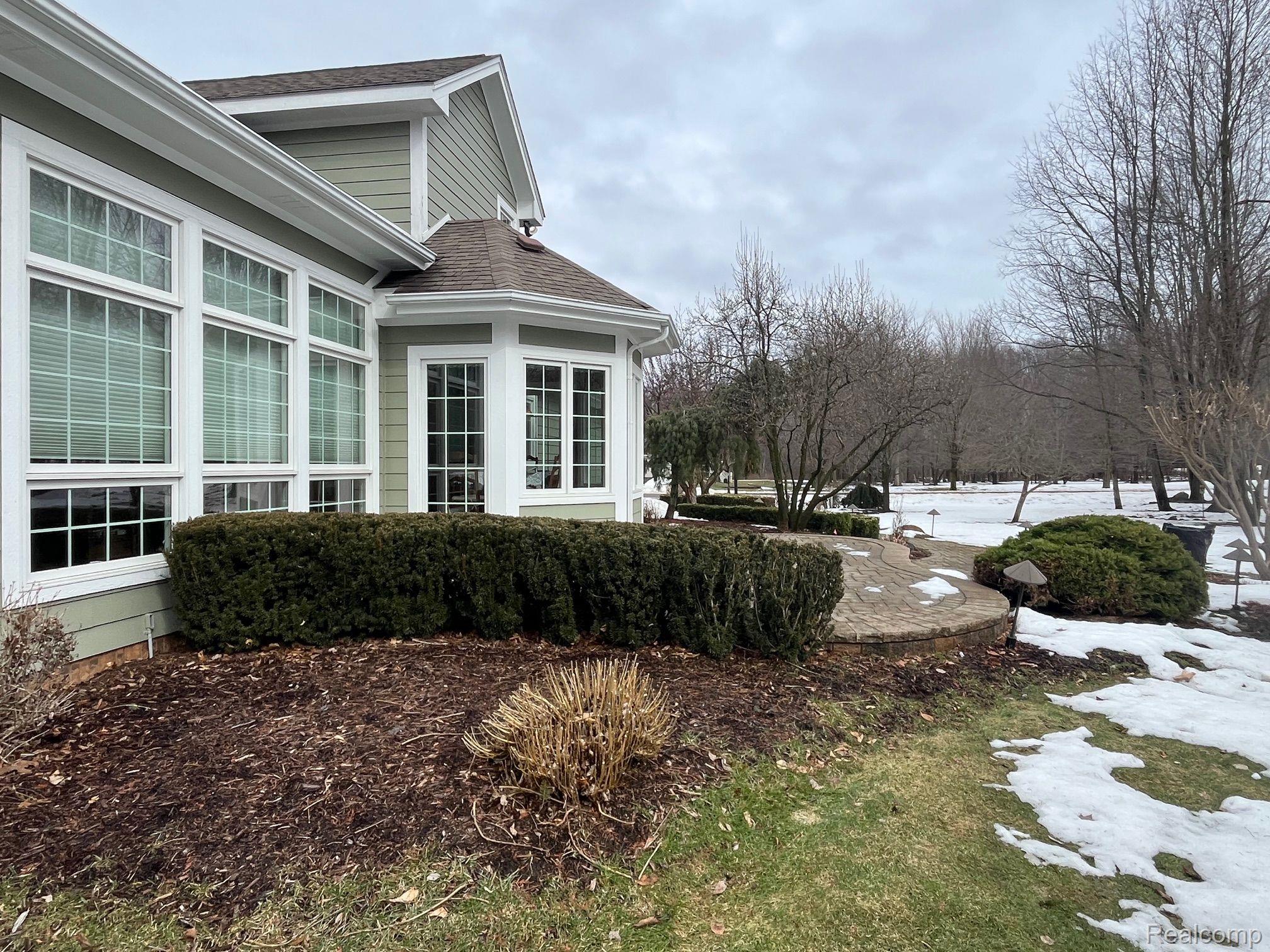 5112 Ridge Trail South Clarkston, MI 48348 - Photo 4 of 45