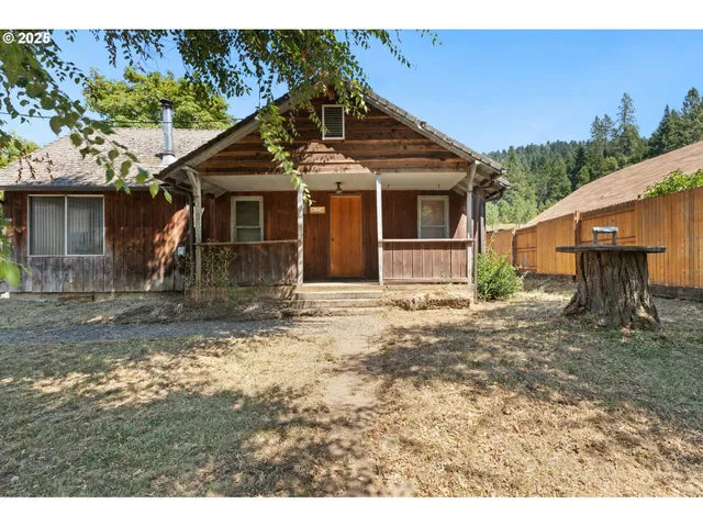$330,000 | 624 Tunnel Road, Glendale, OR 97442
