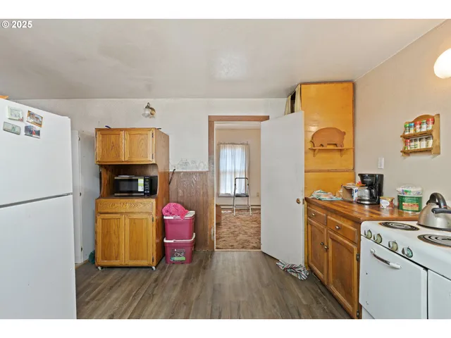 $330,000 | 624 Tunnel Road, Glendale, OR 97442