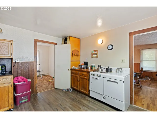 $330,000 | 624 Tunnel Road, Glendale, OR 97442